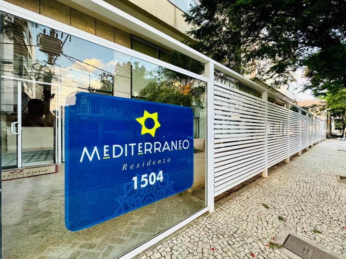 Mediterraneo 507: Beachfront Comfort with BBQ and High-Speed Internet Cabo Frio Exterior photo